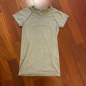 Lulu lemon short sleeve swiftly tech